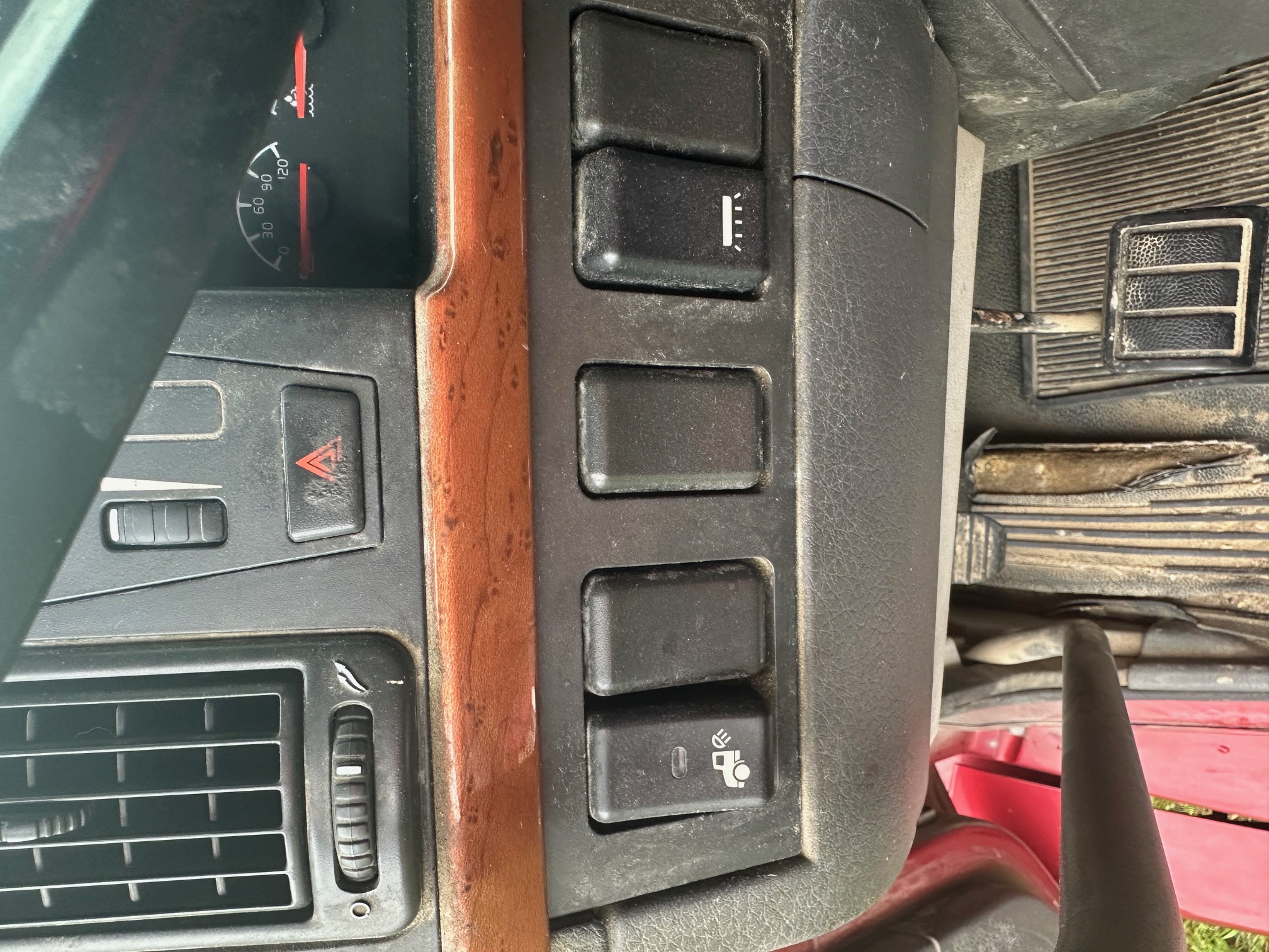 2011 VOLVO VNL 64T630 - Image 19